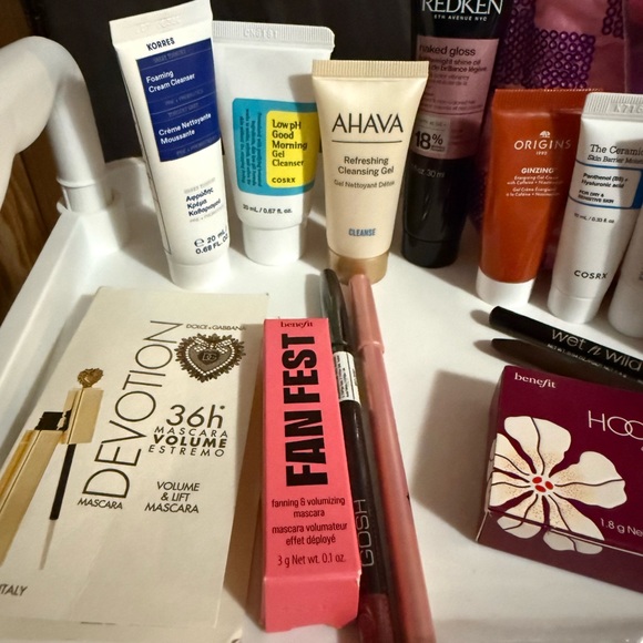 Sephora Pink Makeup Bag with Assorted Beauty Products - Picture 4 of 6